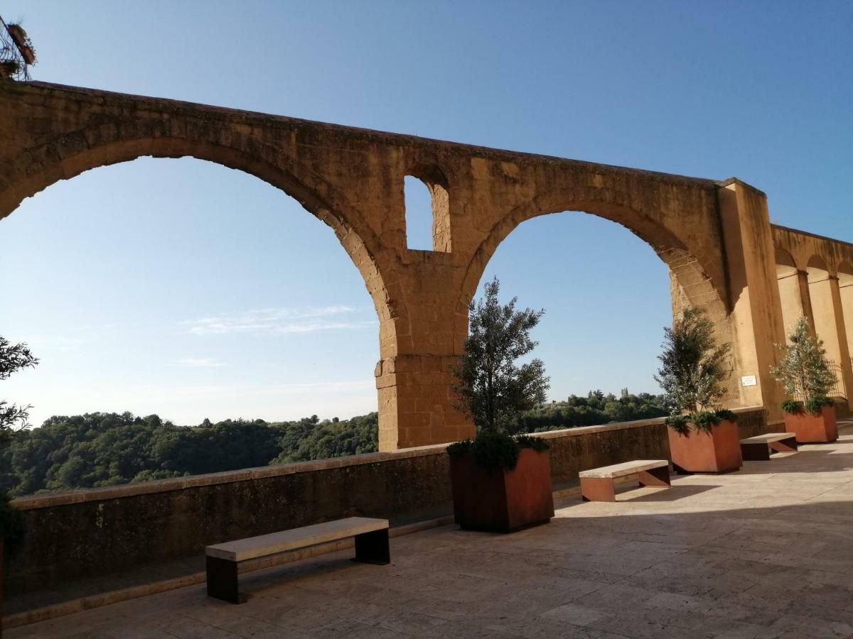 Hotel Km 0 Dal Centro By Tiziana Monaldi Pitigliano Exterior foto